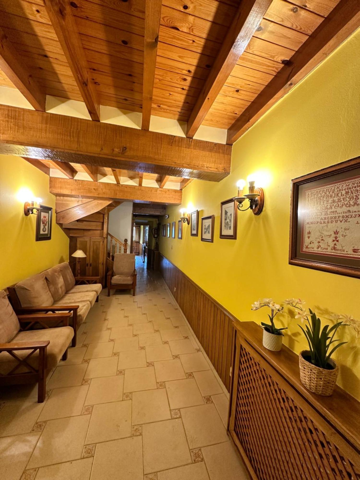 Casa Rural El Torrejon Arenas De Cabrales Exteriör bild