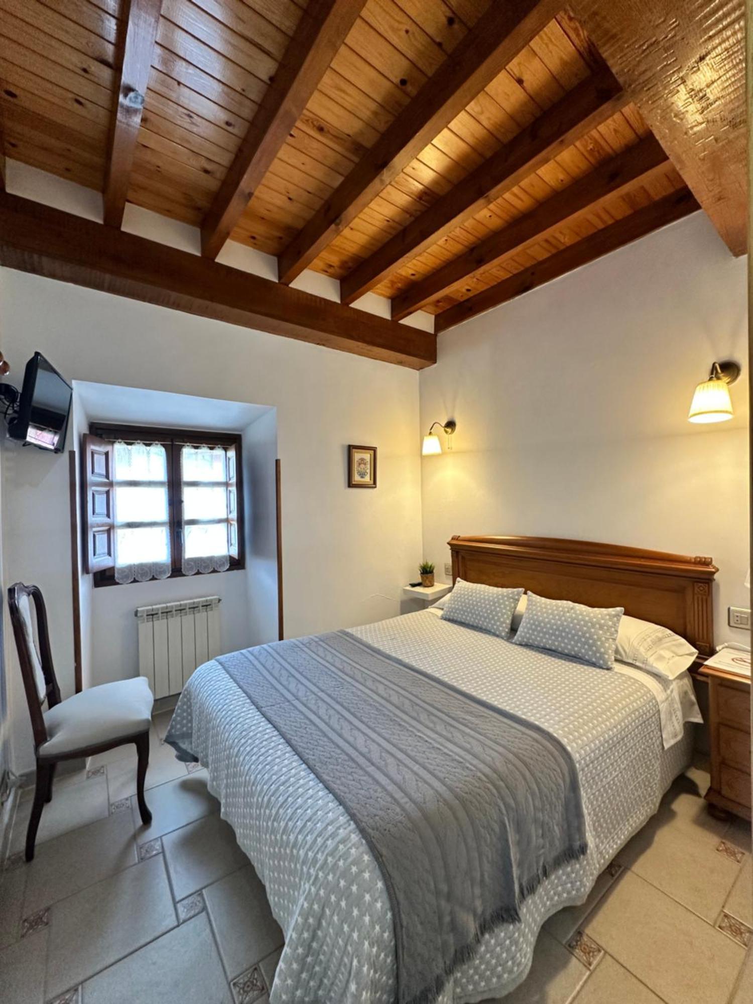 Casa Rural El Torrejon Arenas De Cabrales Exteriör bild