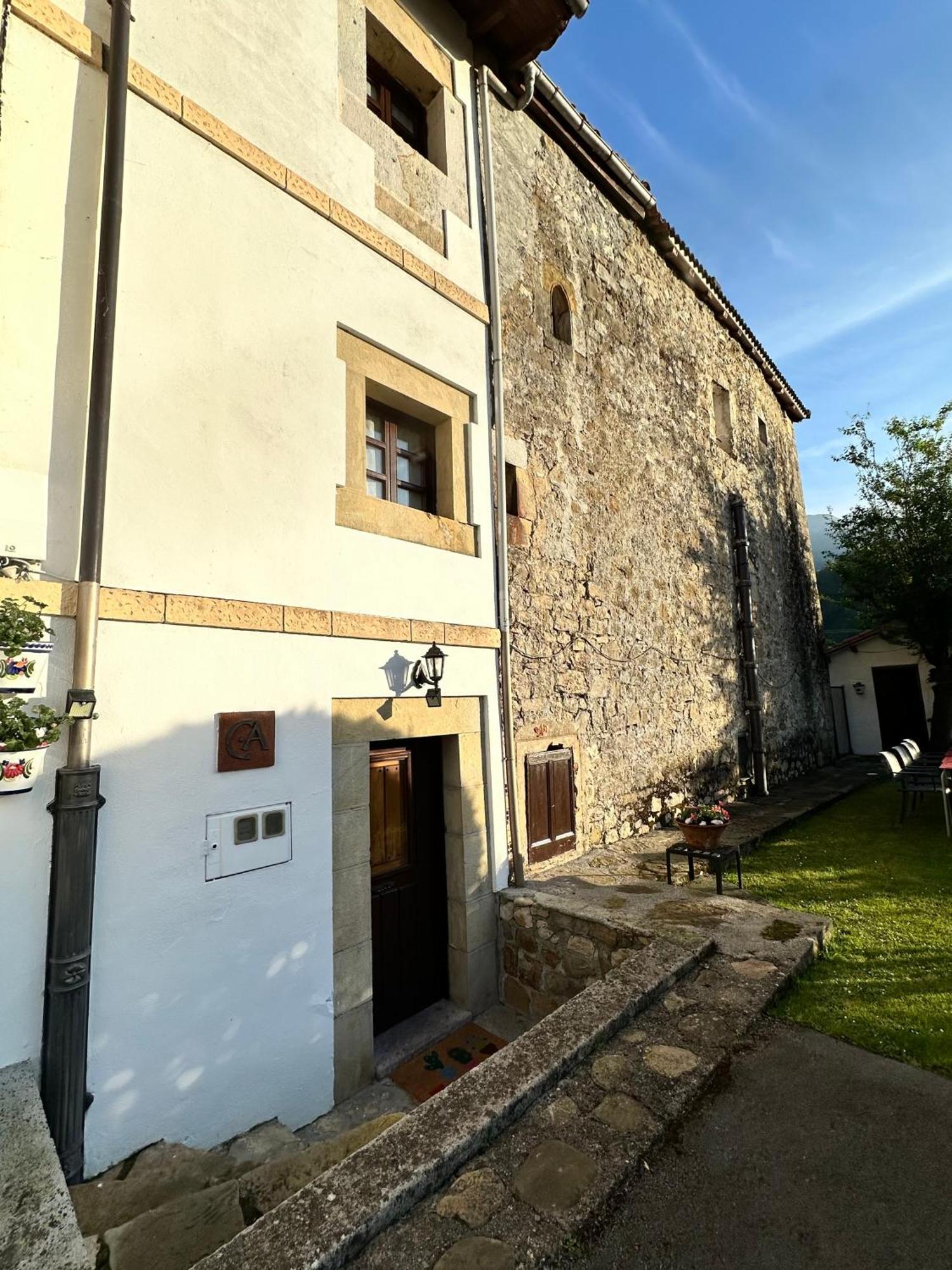 Casa Rural El Torrejon Arenas De Cabrales Exteriör bild